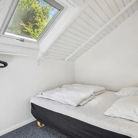 Dom wakacyjny Well-maintained Close To Town And Golf Course *