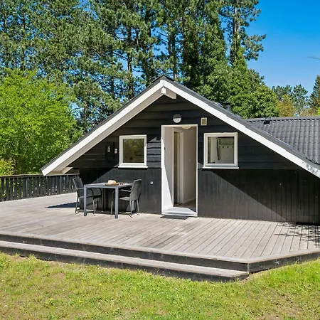 Well-maintained Close To Town And Golf Course Дом отдыха *