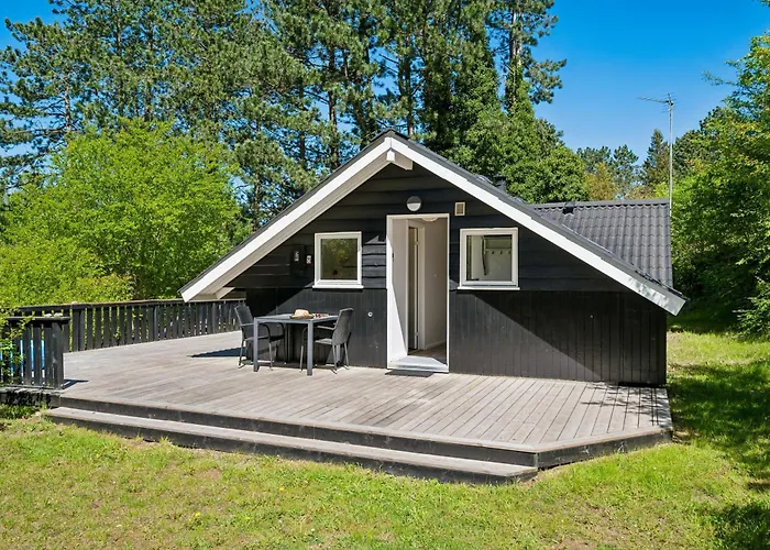 Well-maintained Close To Town And Golf Course Feriehus *